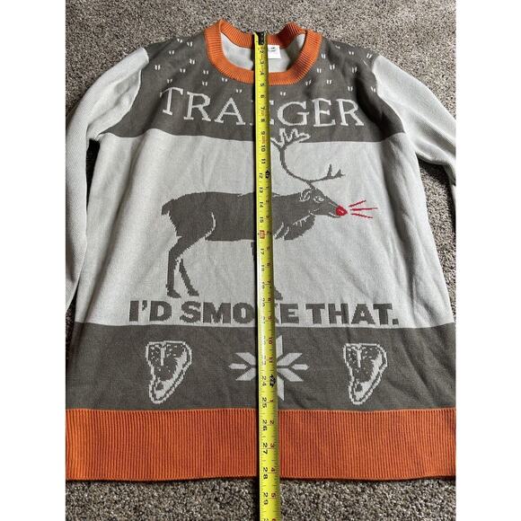 Traeger 2018 Limited Edition Christmas Sweater "I'd Smoke That" size Medium - Picture 6 of 7